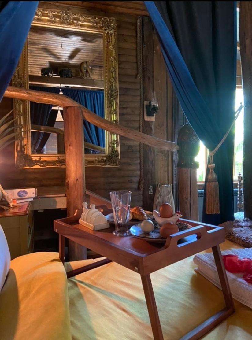 WOW! Jungle Cabin Hottub, 4 poster bed, Nr Coast Martin Mill Exterior foto